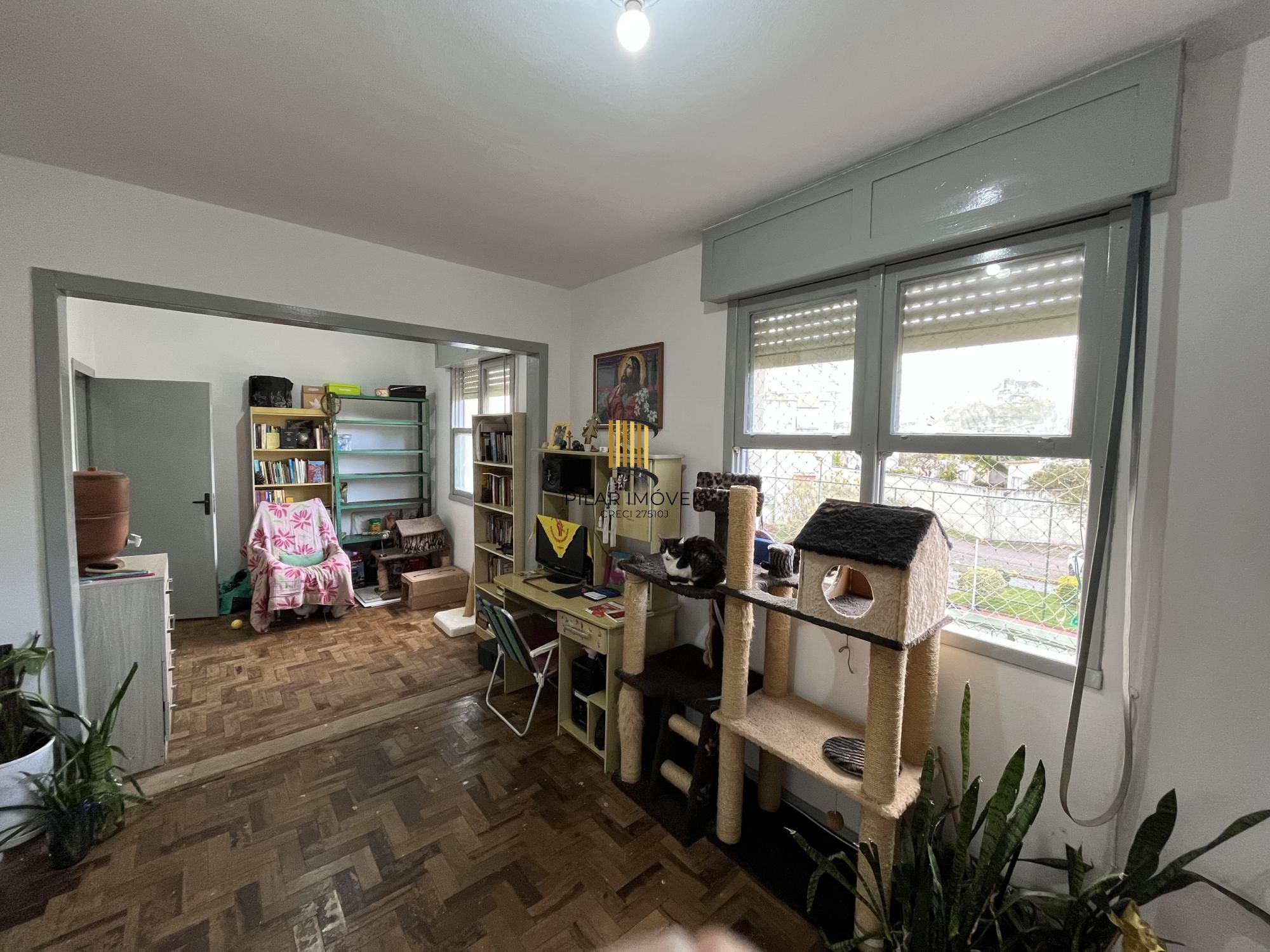 Apartamento de três dormitórios com vaga no Conjunto Residencial Roque Calage