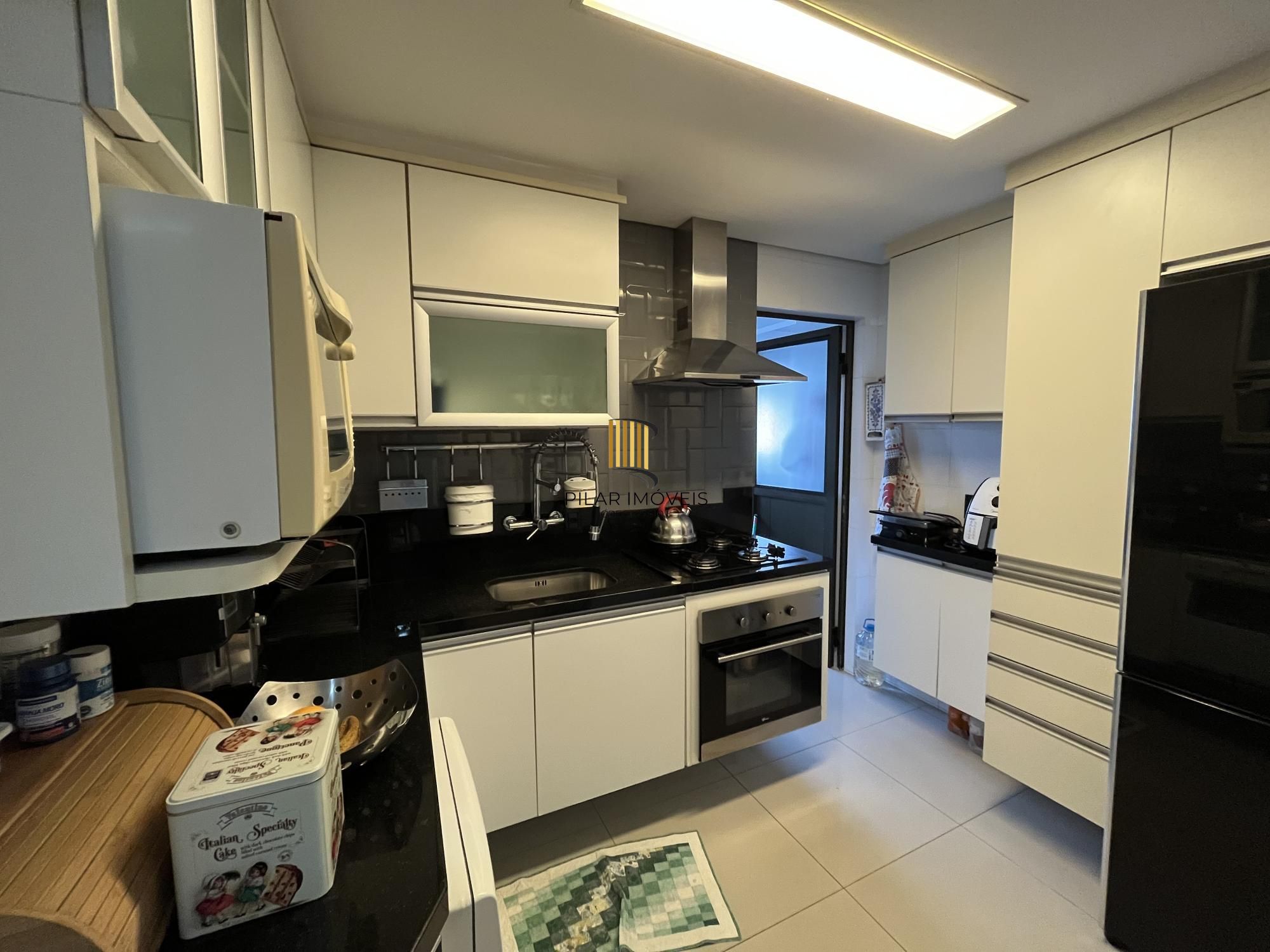 Apartamento de 3 quartos, suíte e 1 vaga de garagem no Bairro Menino Deus em POA