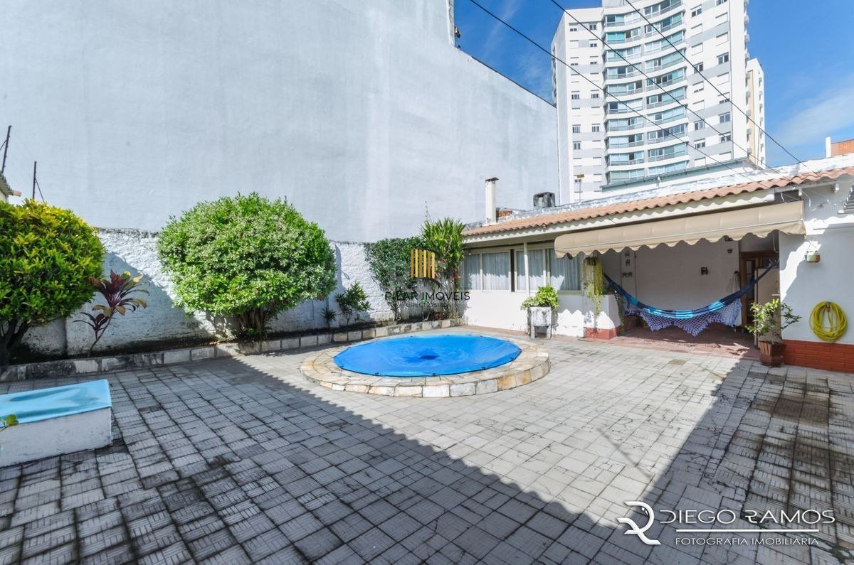 Casa para Venda - 216m², 4 dormitórios, sendo 1 suites, 4 vagas - Menino Deus