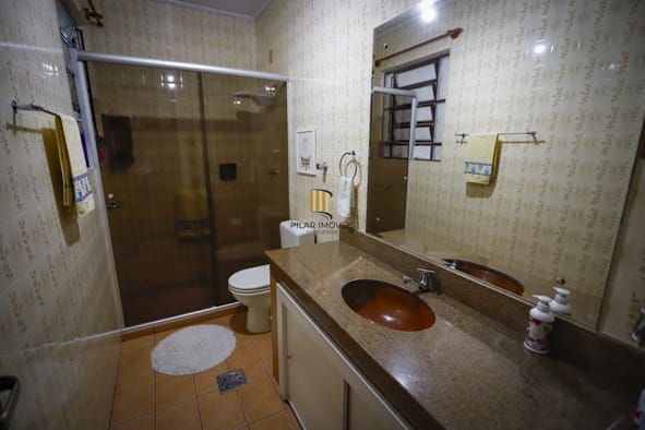 Casa 3 dorms  2 vagas Chácara das Pedras em Porto Alegre-RS