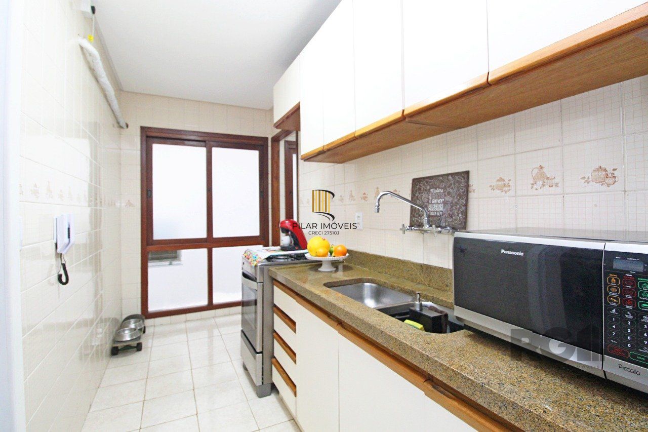 Apartamento de dois dormitórios e dois banheiros no bairro Bom Fim / Rio Branco em Porto Alegre!