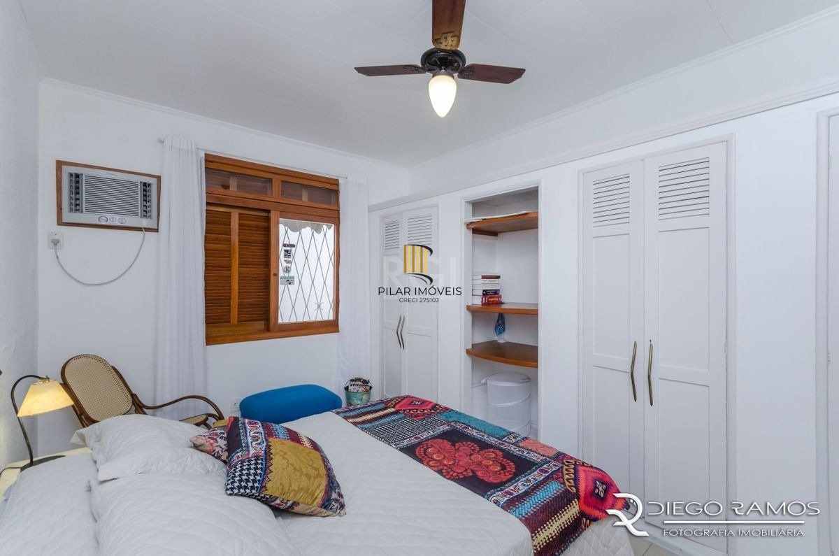 Casa para Venda - 216m², 4 dormitórios, sendo 1 suites, 4 vagas - Menino Deus