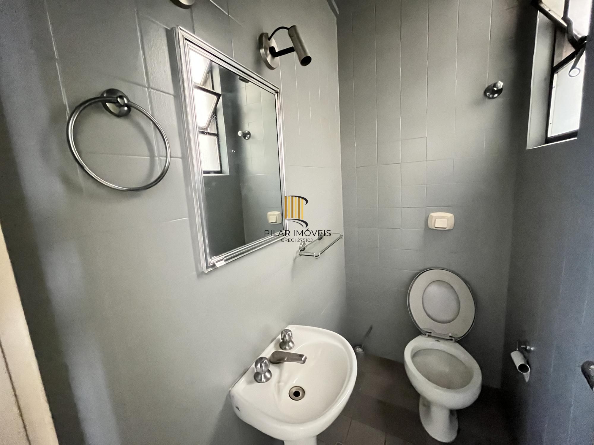 Apartamento de 3 quartos, churrasqueira e 1 vaga de garagem bairro Petrópolis