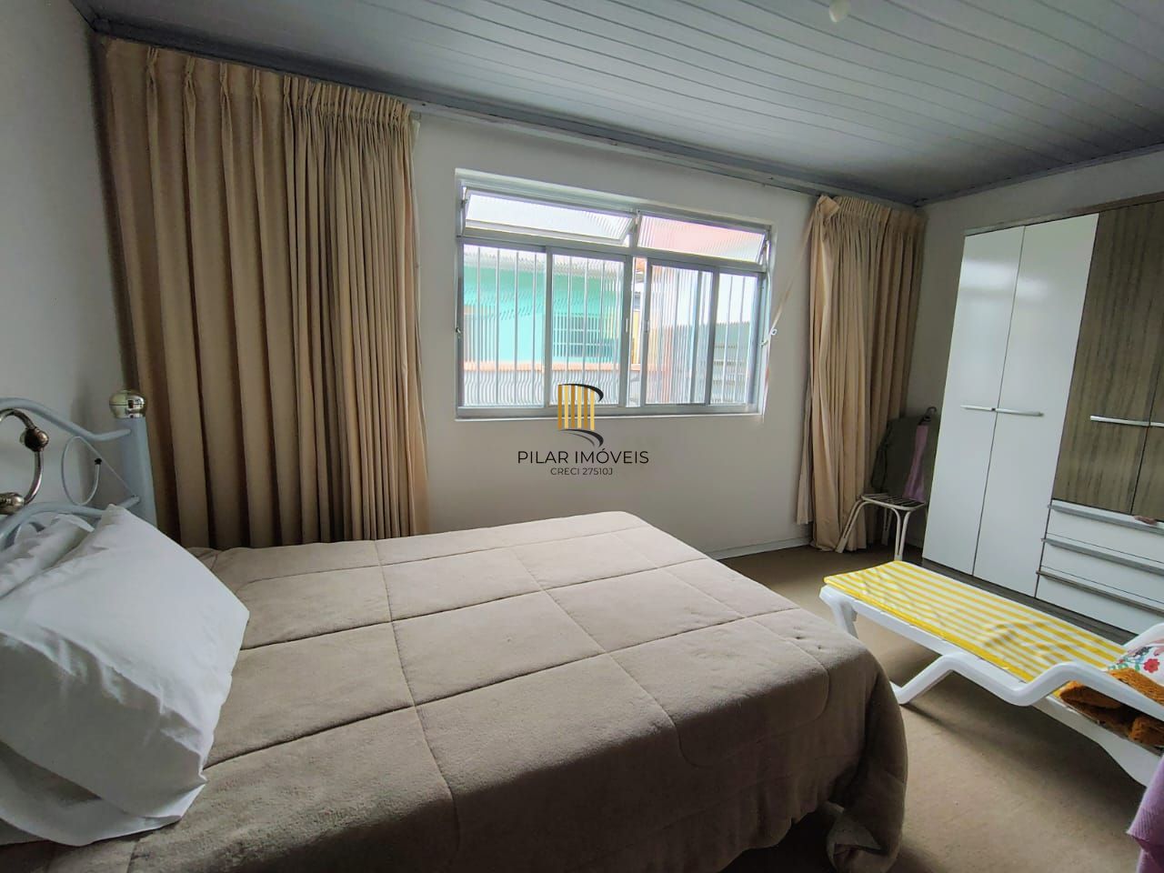 Casa 3 dormitórios e 3 vagas de garagem.
