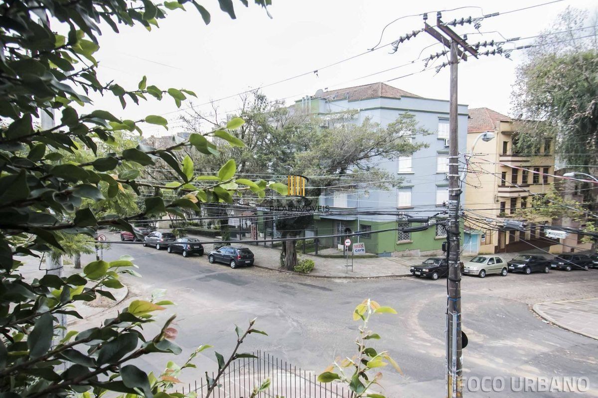 Casa para Venda - 250m², 4 dormitórios, 2 vagas - Petrópolis