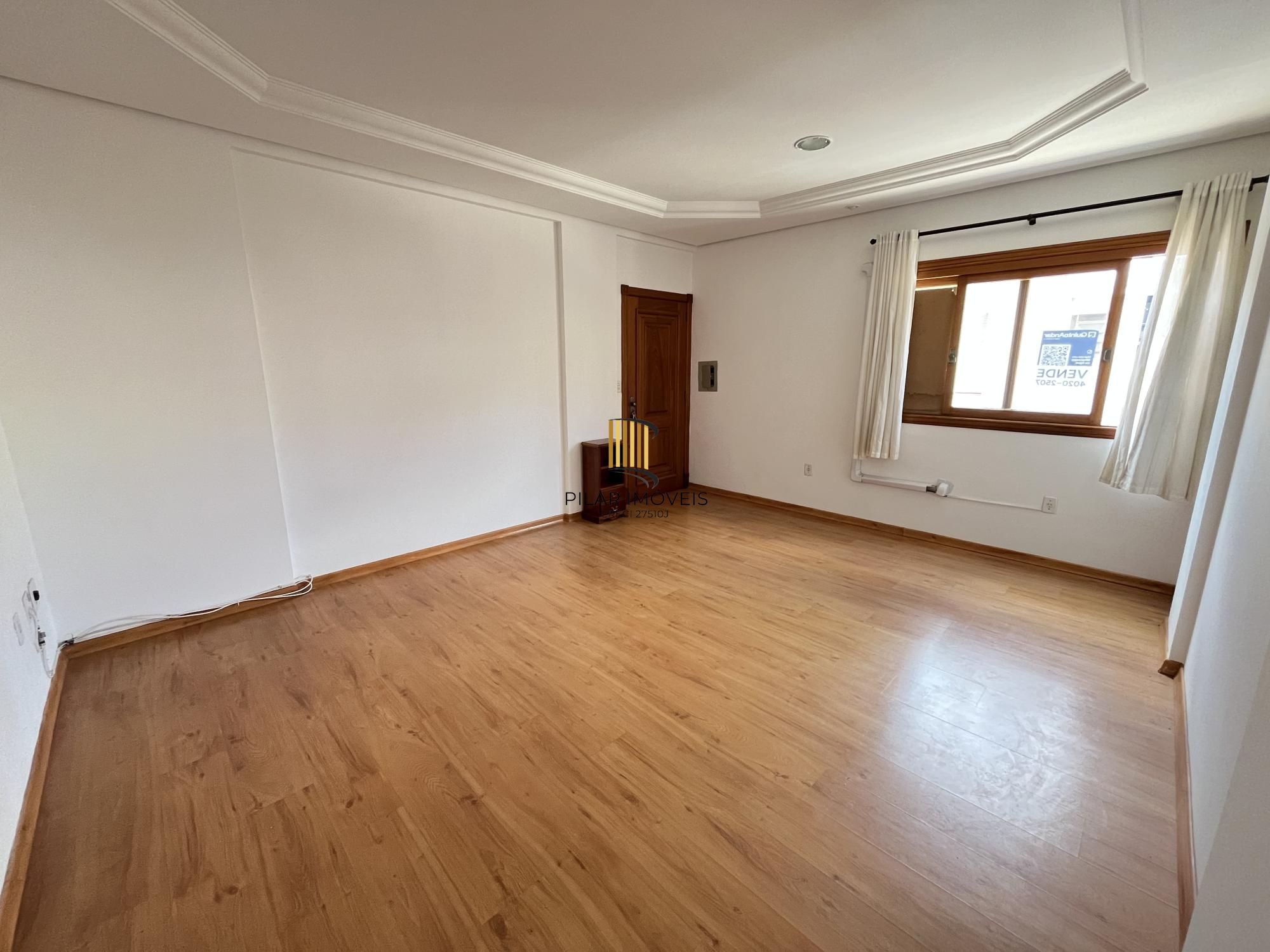 Apartamento de 2 quartos, suite e 1 vaga de garagem no bairro Menino Deus em POA