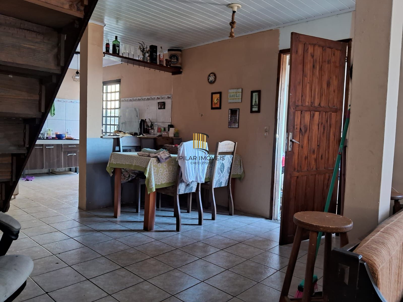 Sobrado de 4 quartos e 1 vaga de garagem