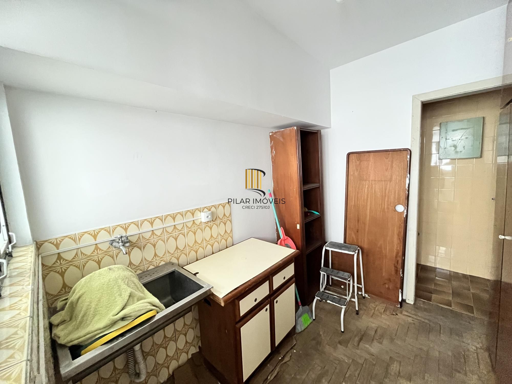 Apartamento de 3 quartos, churrasqueira e 1 vaga de garagem bairro Petrópolis