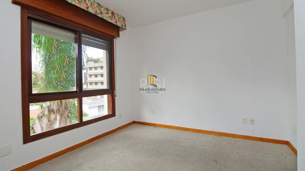 Apartamento de dois dormitórios e uma vaga de garagem na Rua Marcelo Gama, bairro Auxiliadora em Porto Alegre.