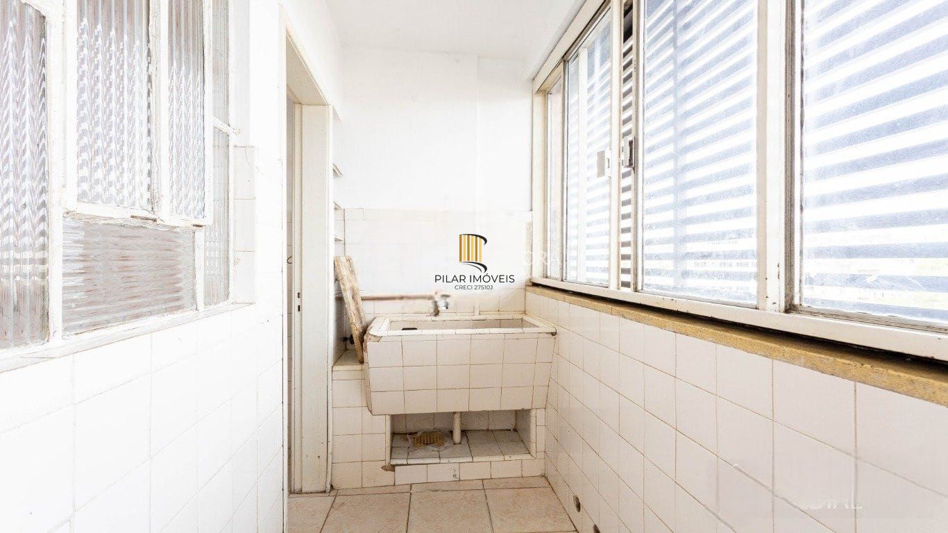 Apartamento de 2 quartos no bairro São Geraldo em Porto Alegre