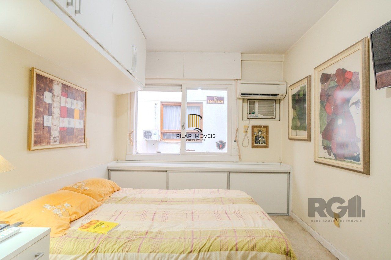 Apartamento de 1 quarto, sacada e uma vaga de garagem no bairro Santana POA/RS.