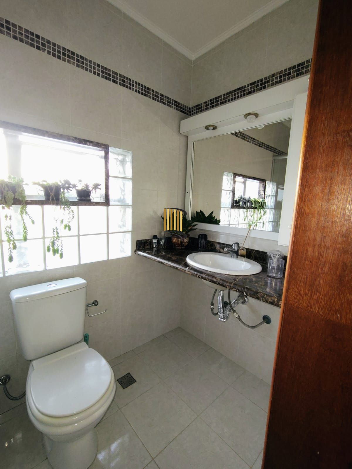 Cobertura 3 dormitórios sendo um suíte na cobertura