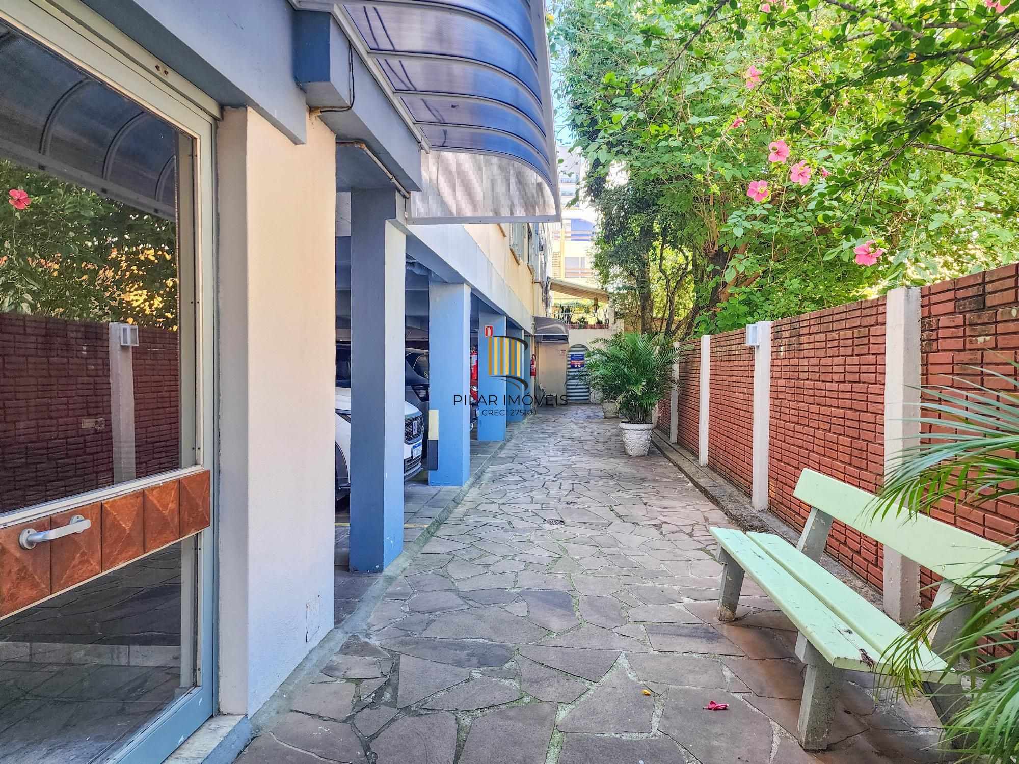 Apartamento de três quartos, suíte, dependência de empregada e 1 vaga de garagem