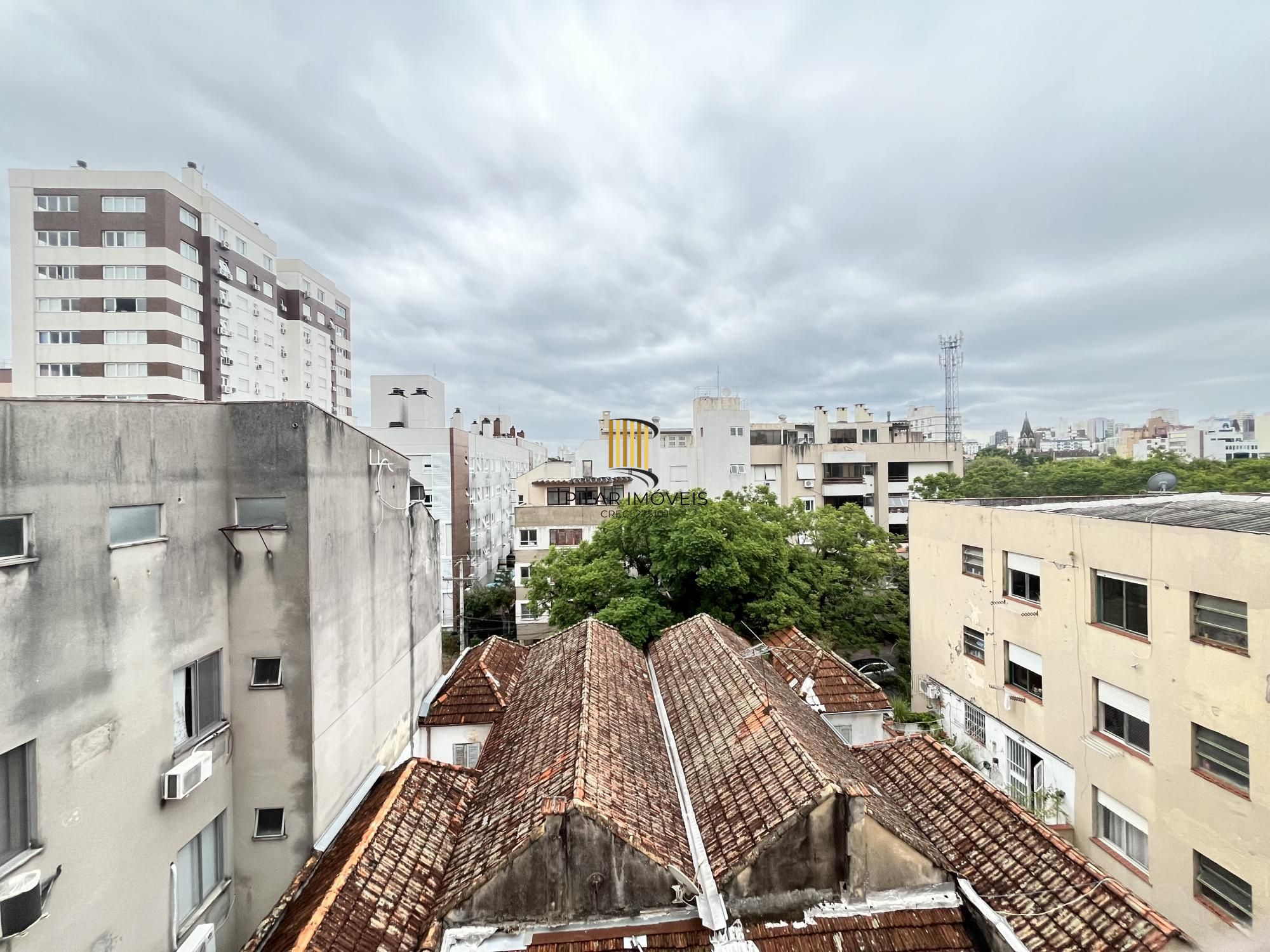 Apartamento de 3 quartos, 2 suítes, 1 americana e 2 vagas no bairro Farroupilha