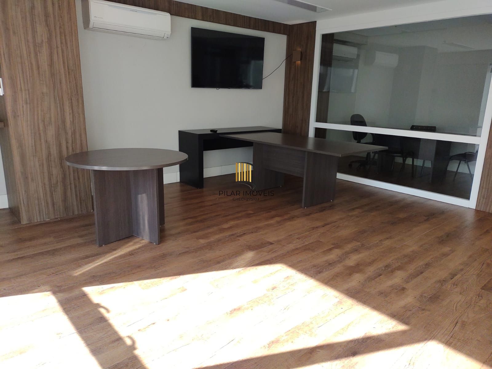 Sala comercial com 2 vagas de garagem escrituradas