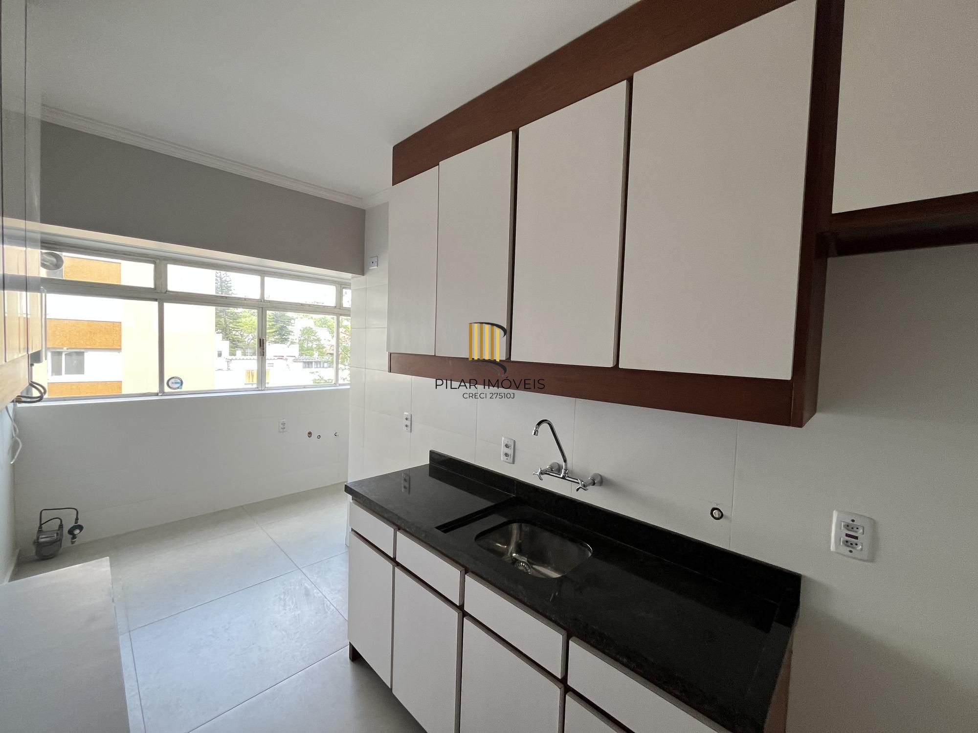 Apartamento de 3 quartos, suíte e 1 vaga de garagem no bairro Menino Deus em POA