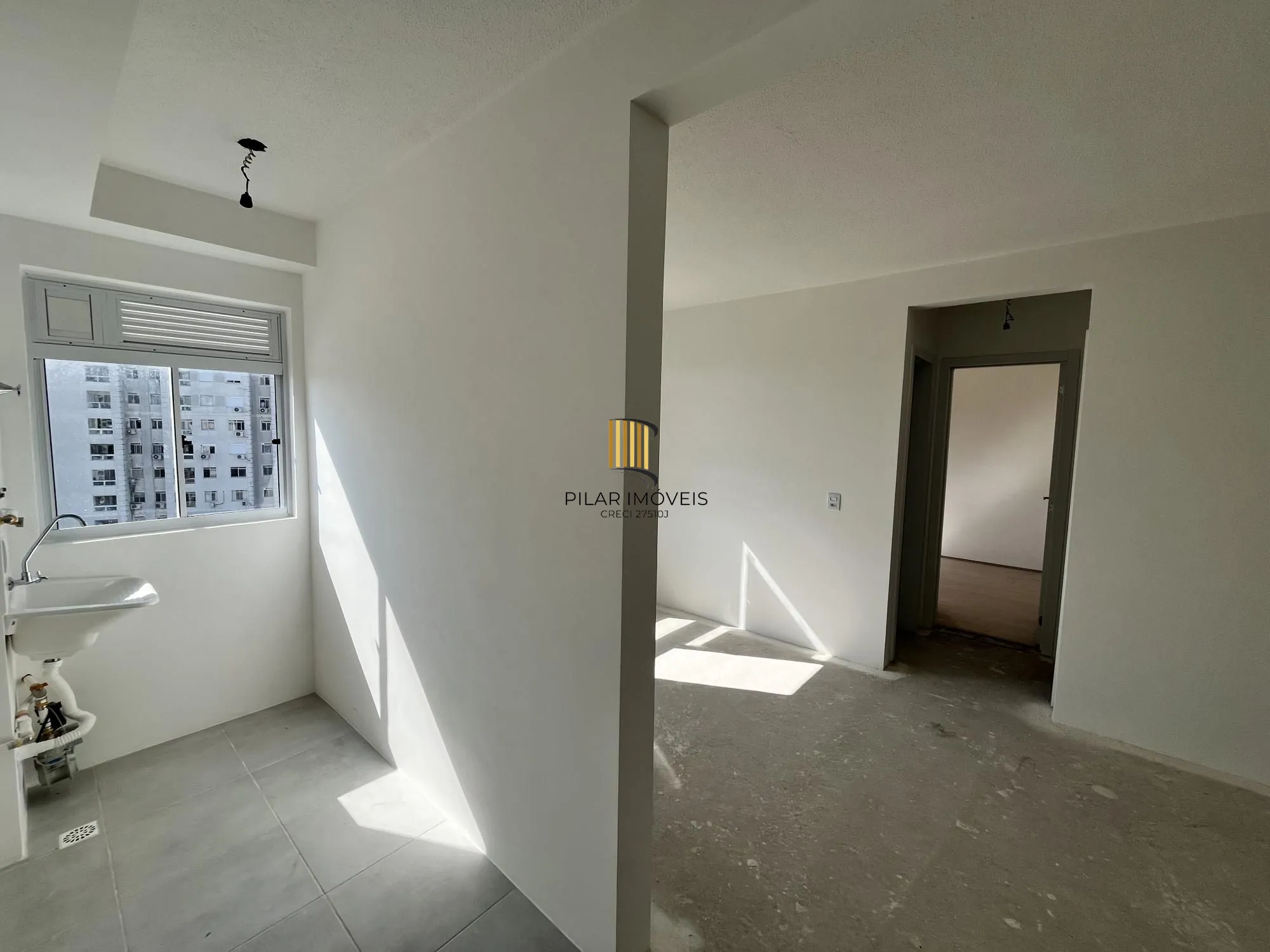 Apartamento de 2 quartos e 1 vaga de garagem no bairro Morro Santana em POA