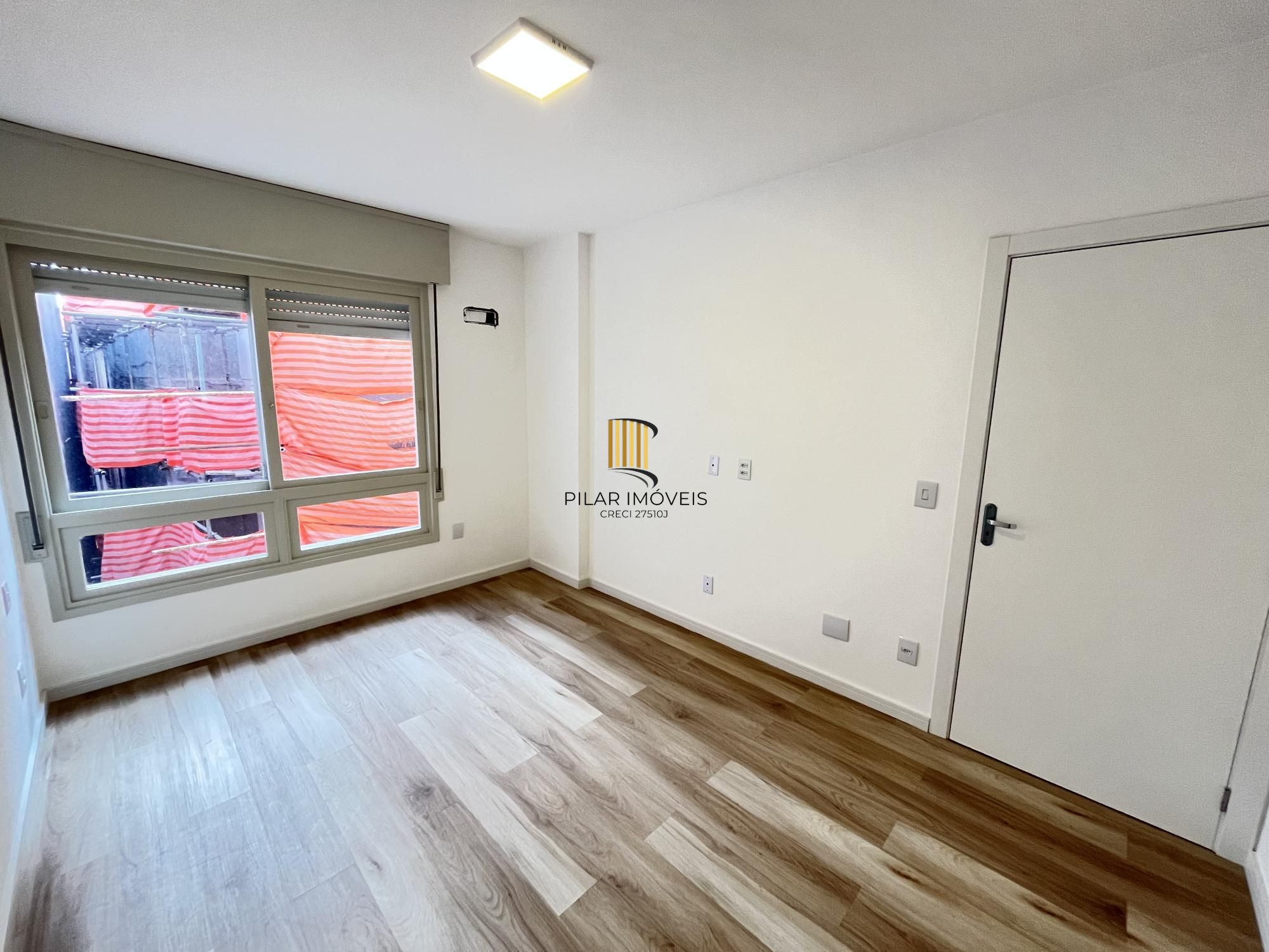 Apartamento de 2 quartos, suíte e 1 vaga de garagem no bairro Bom Fim em POA