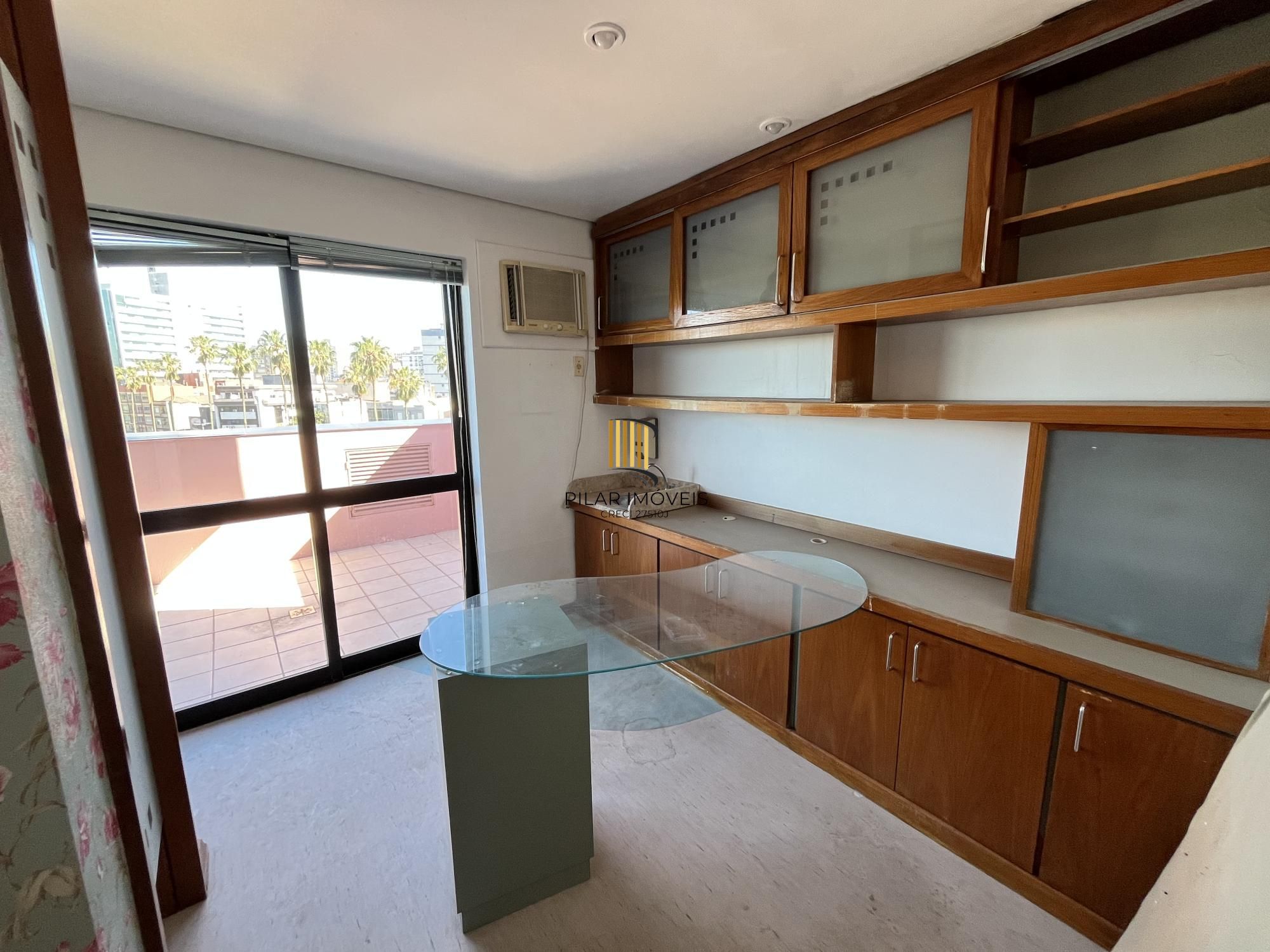 Sala comercial com uma vaga de garagem no bairro Bom Fim em Porto Alegre