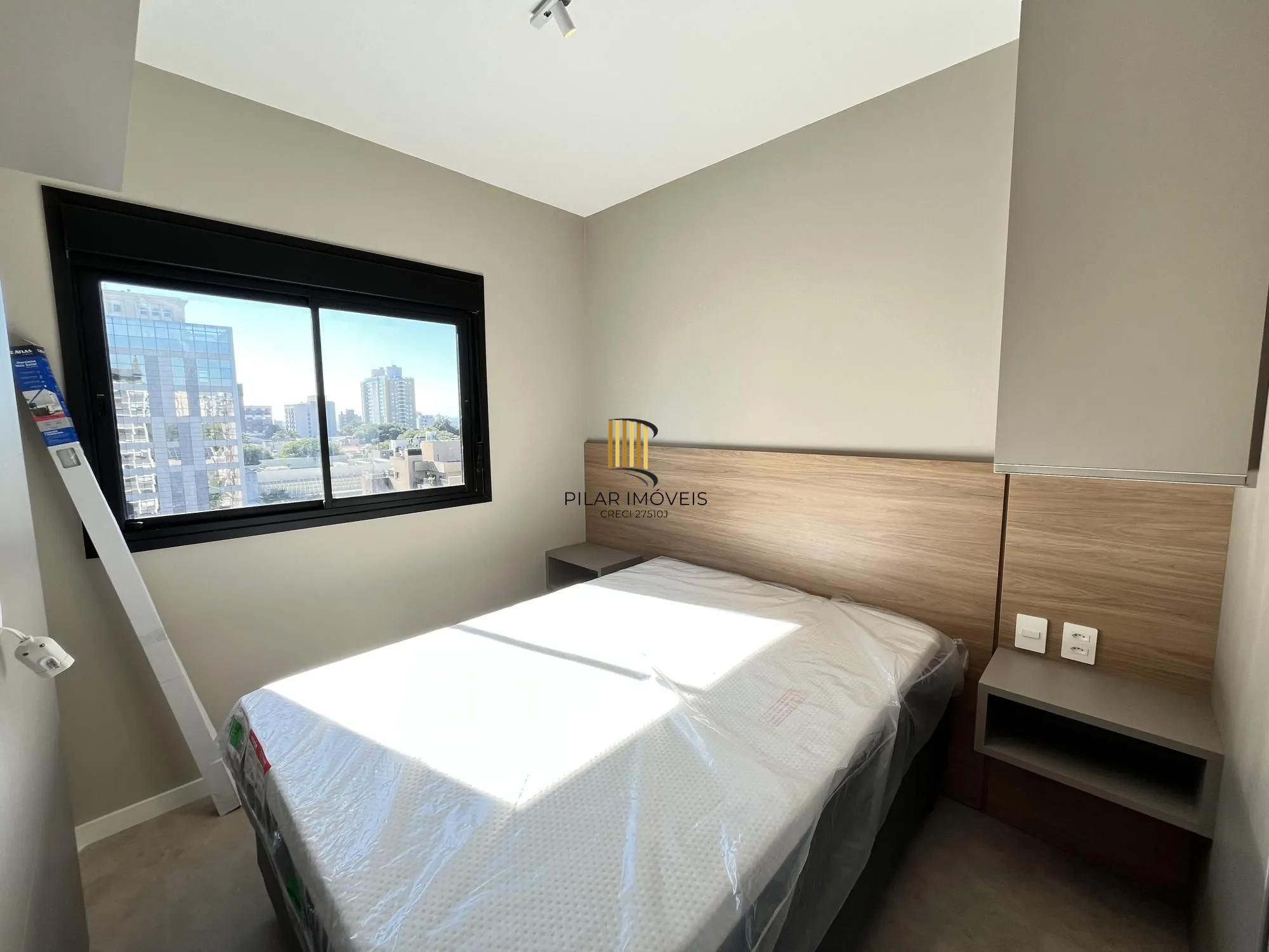 Apartamento semi mobiliado de um quarto com infra e garagem
