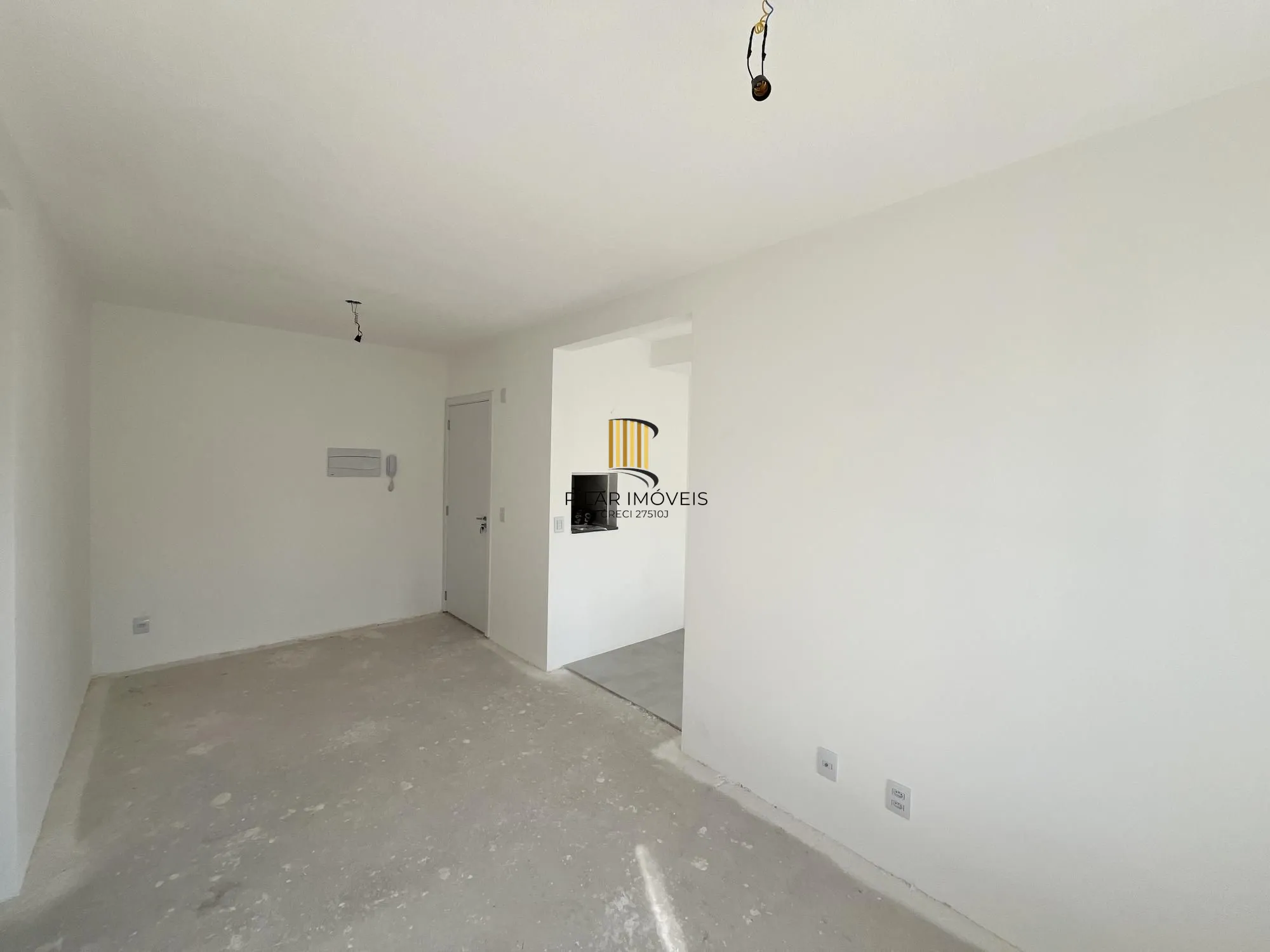 Apartamento de 2 quartos e 1 vaga de garagem no bairro Morro Santana em POA