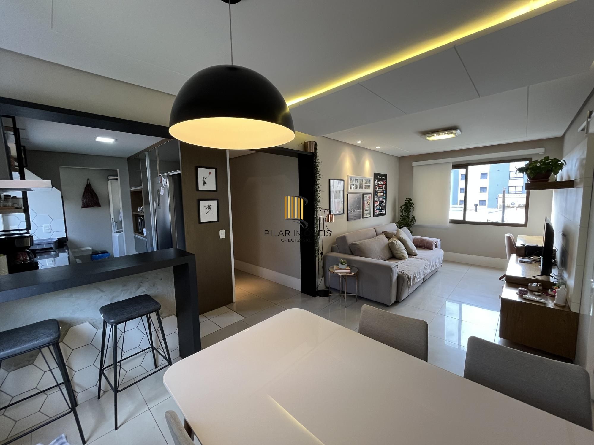 Apartamento de 2 quartos, suíte e 1 vaga de garagem no bairro Auxiliadora em POA