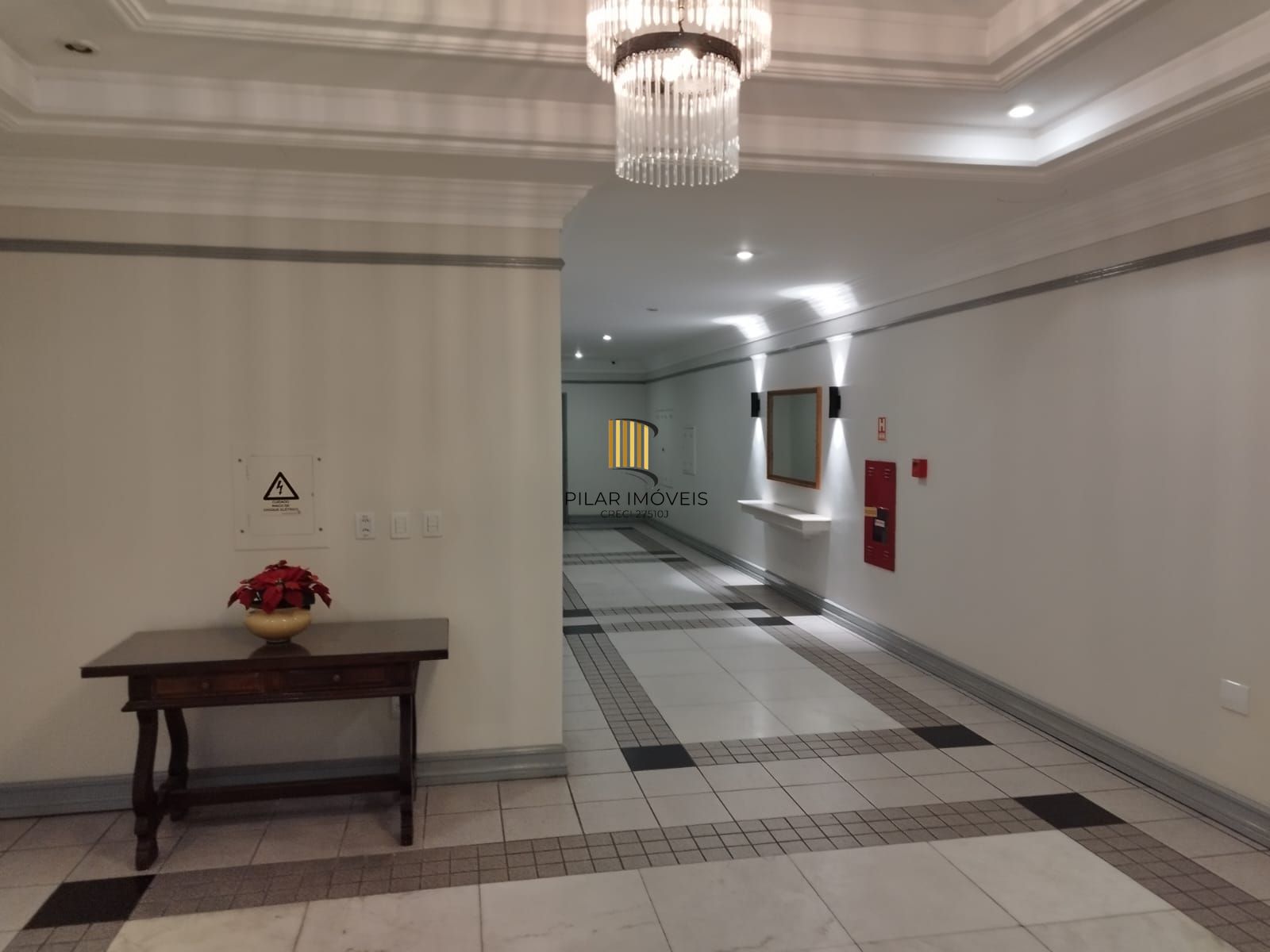 Apartamento 2 Dormitórios, 1 vaga Dupla de Garagem, Bairro Independência, Porto Alegre-RS