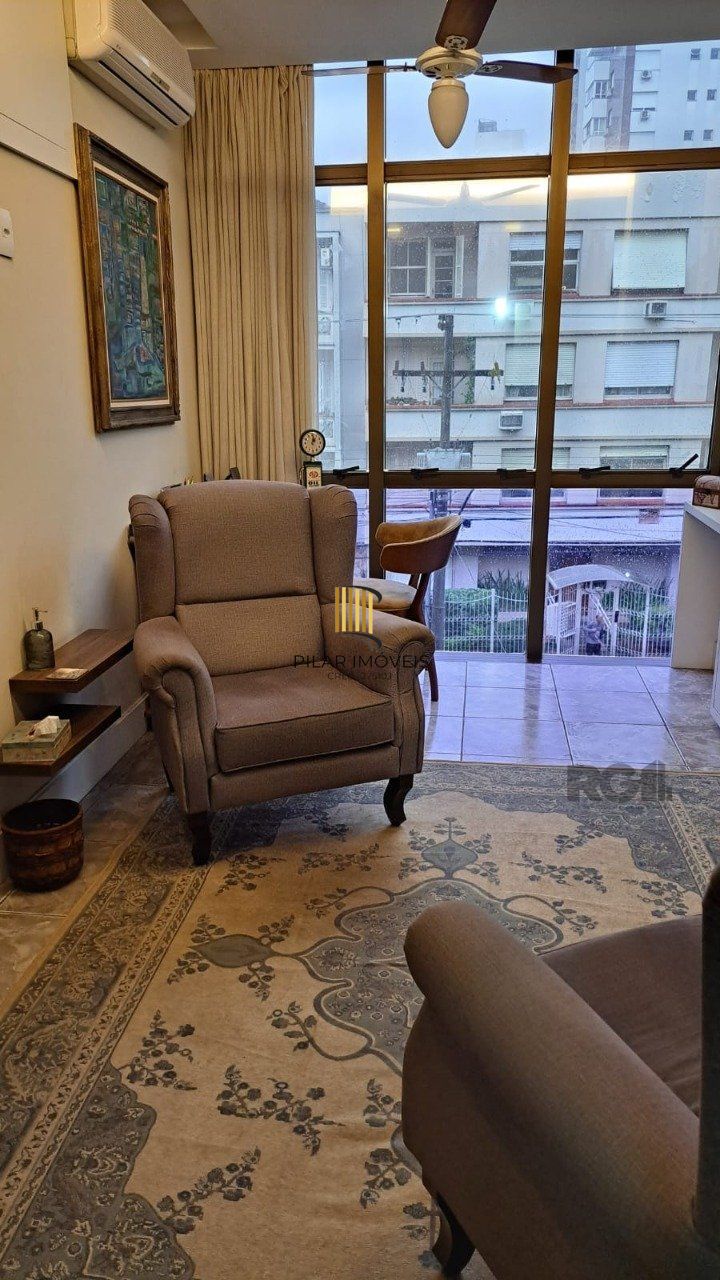 Sala comercial com 39,55 m² de área privativa. Localizado na Rua/Av. Felipe Camarão, no bairro Bom Fim em Porto Alegre.