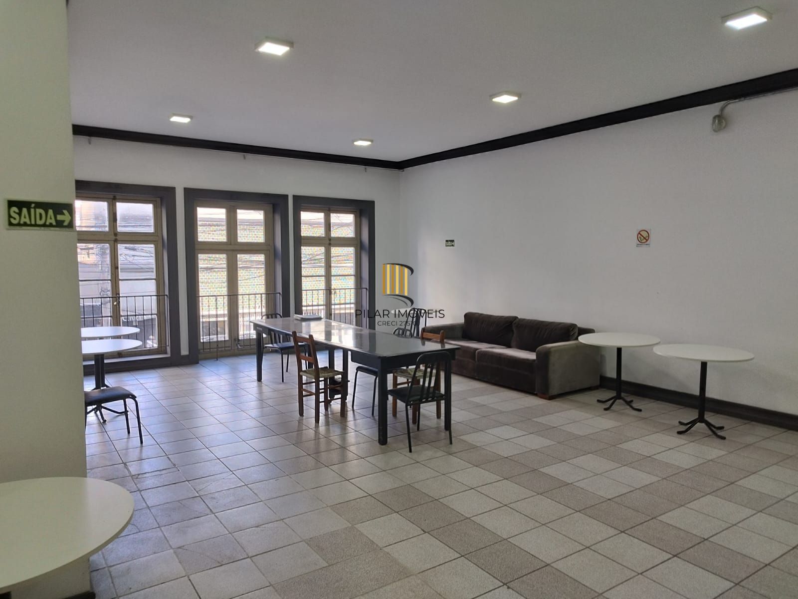 Apartamento 2 Dormitórios, 1 vaga Dupla de Garagem, Bairro Independência, Porto Alegre-RS