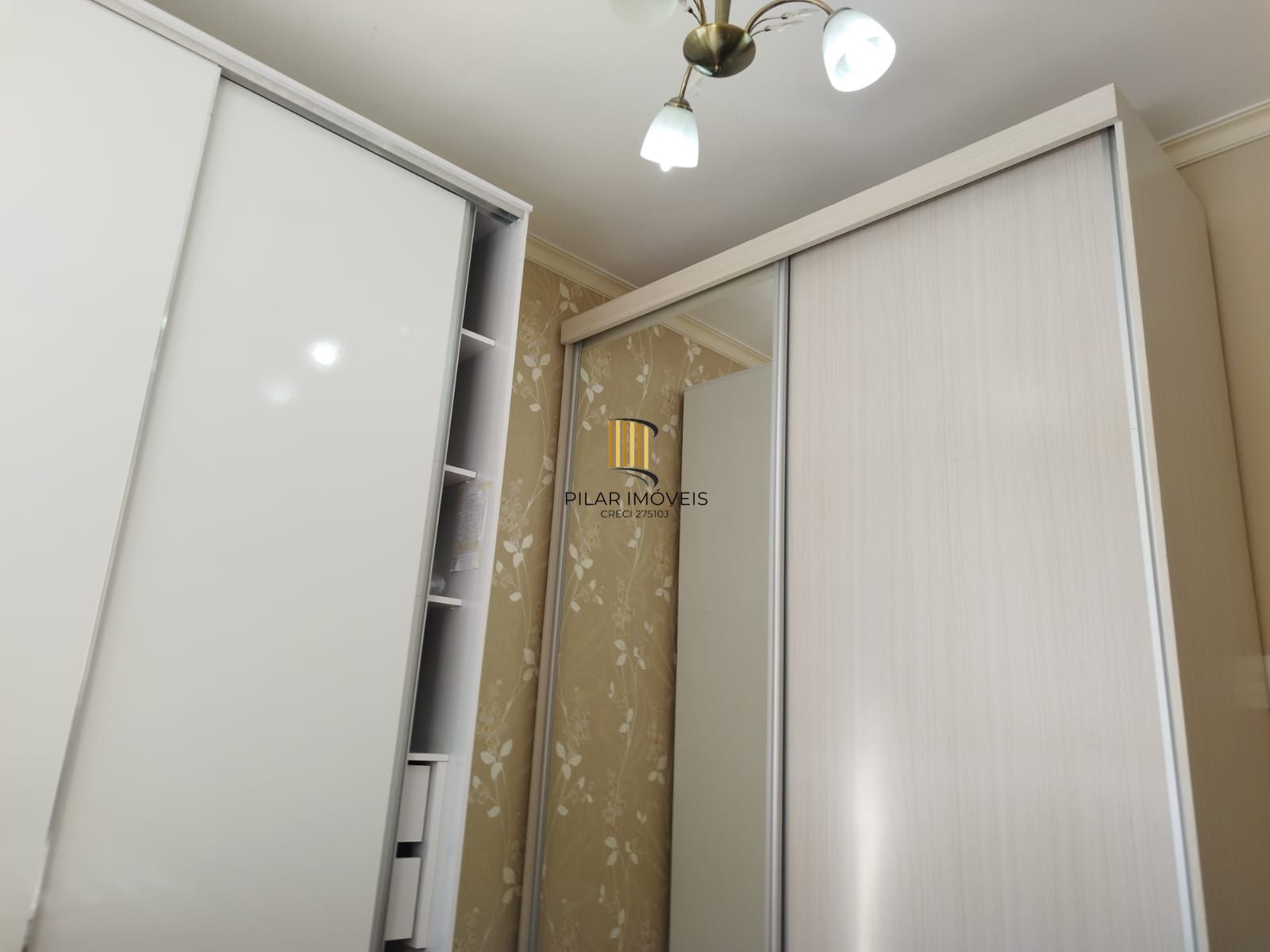 Apartamento de um quarto e uma vaga de garagem no bairro Santa Cecília