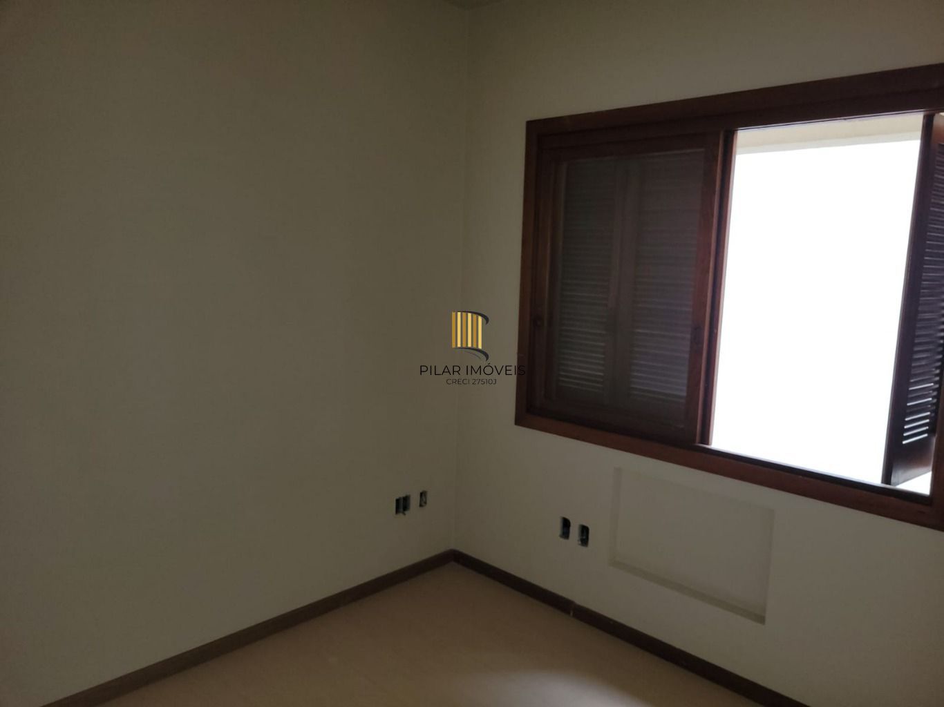 Apartamento de 3 quartos, suíte e 2 vagas de garagem no bairro Petrópolis em POA