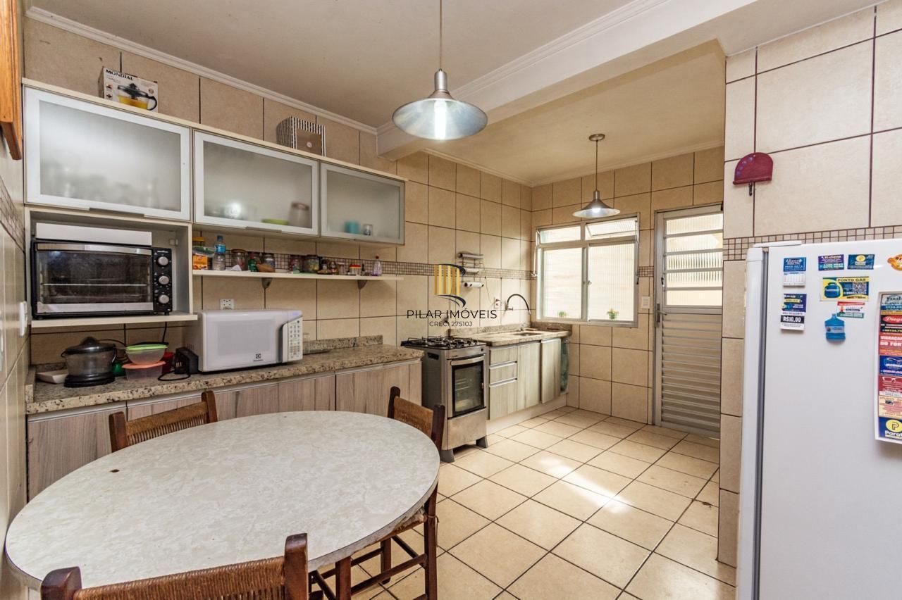 Casa 4 dormitórios no bairro Vila Jardim