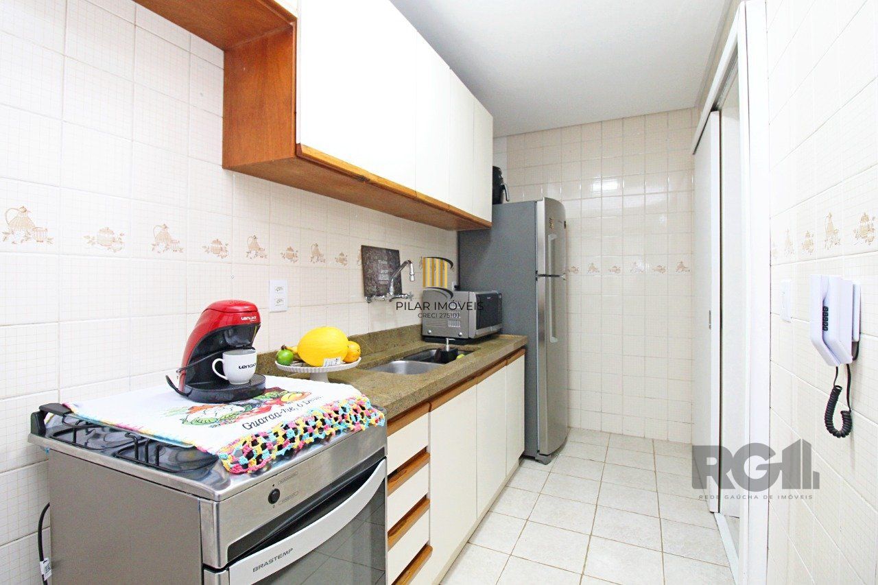 Apartamento de dois dormitórios e dois banheiros no bairro Bom Fim / Rio Branco em Porto Alegre!