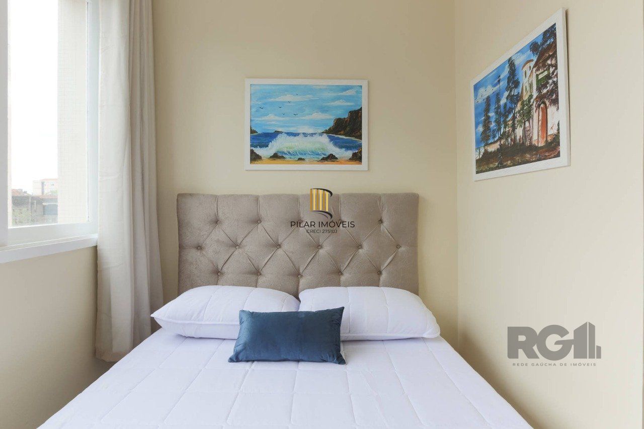 Apartamento de dois quartos no bairro Farroupilha em Porto Alegre.