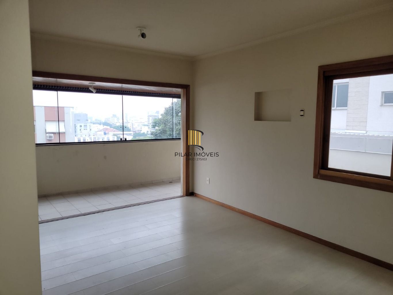 Apartamento de 3 quartos, suíte e 2 vagas de garagem no bairro Petrópolis em POA