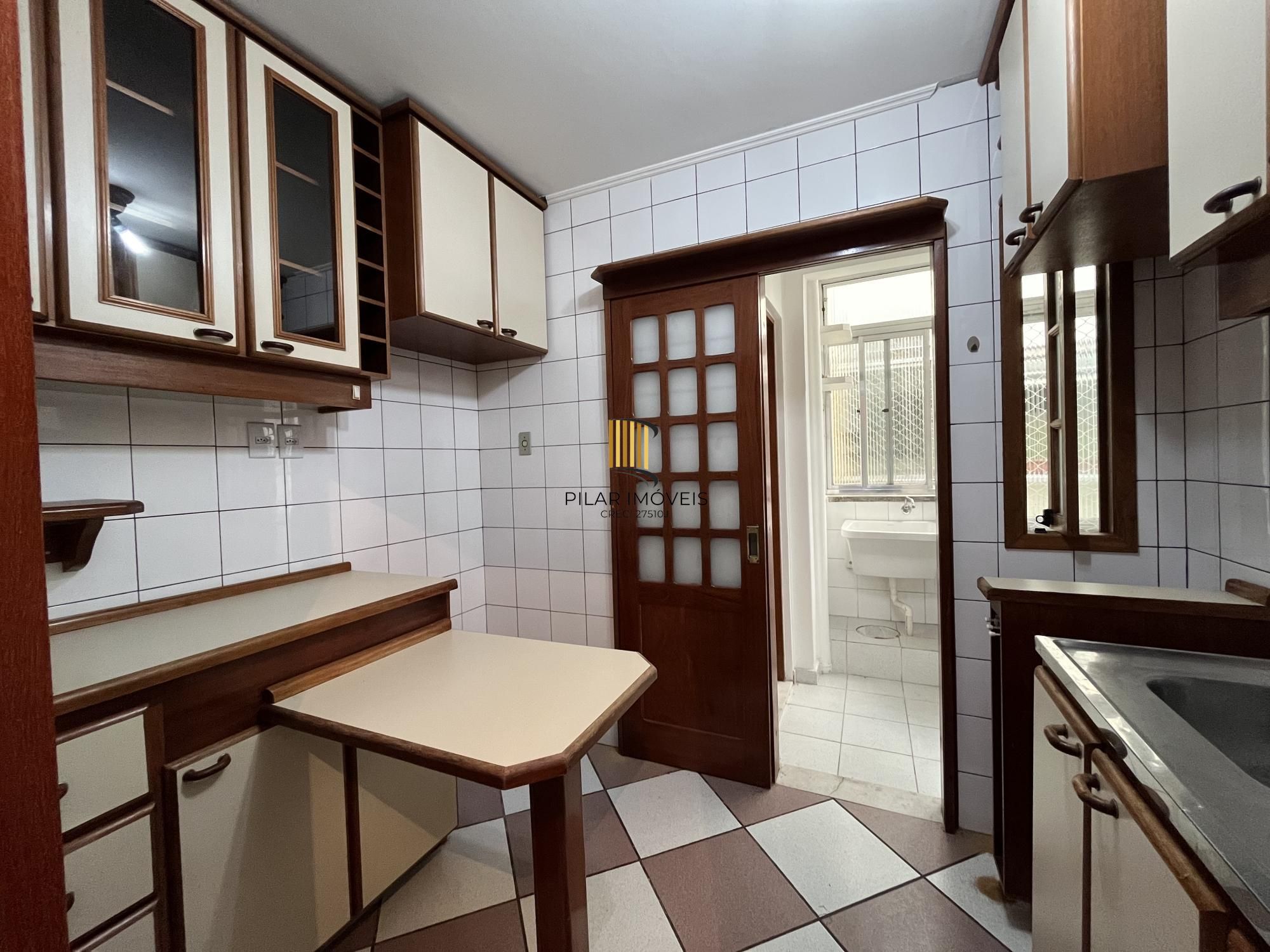 Apartamento de 2 quartos, opção 3º quarto ou gabinete e 1 vaga de garagem