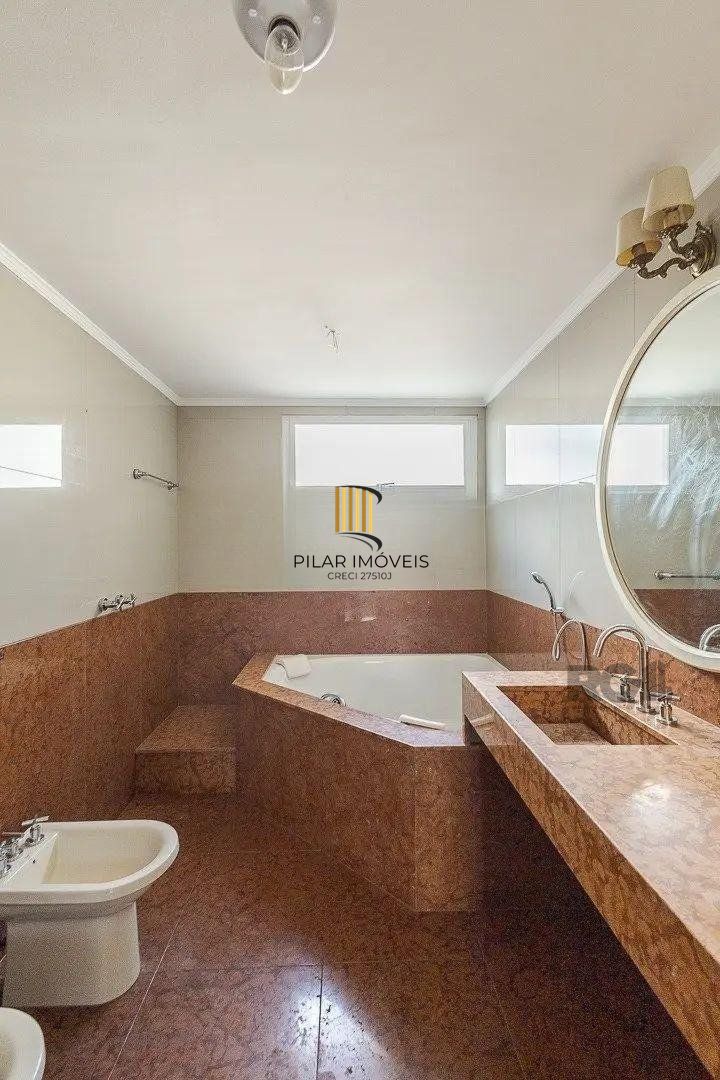 Apartamento 4 dormitorios vaga e elevador Centro Histórico Porto Alegre