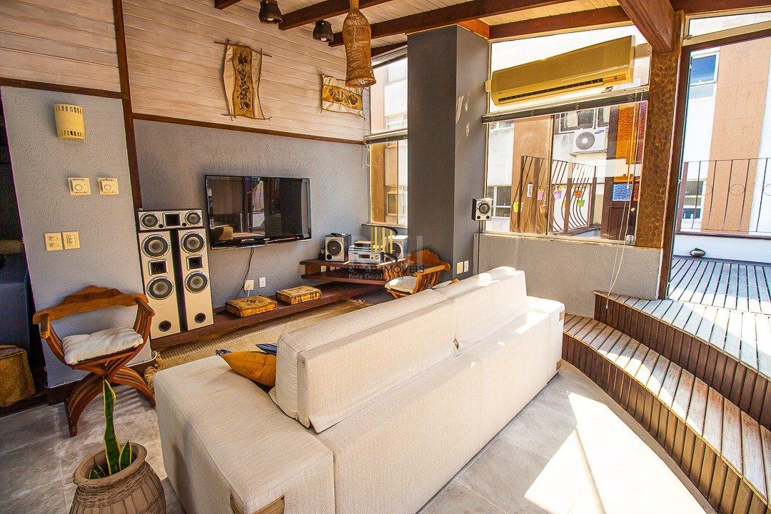 Cobertura para Venda - 116.36m², 2 dormitórios, sendo 1 suites, 1 vaga - Petrópolis