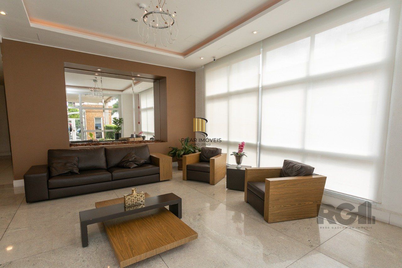 Apartamento semimobiliado e decorado no bairro Auxiliadora, com 91 m²