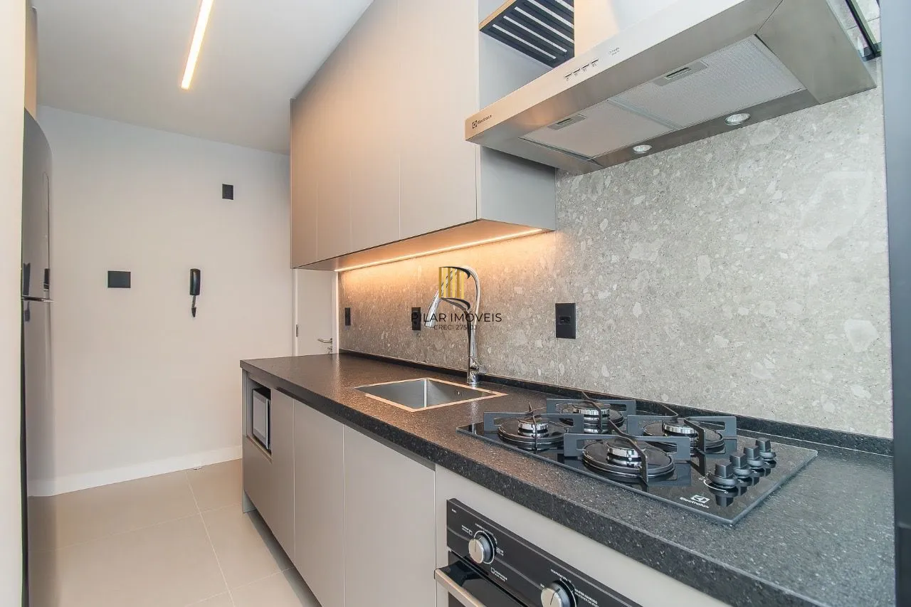 Apartamento à venda semimobiliado, decorado por arquiteta e pronto para morar.
