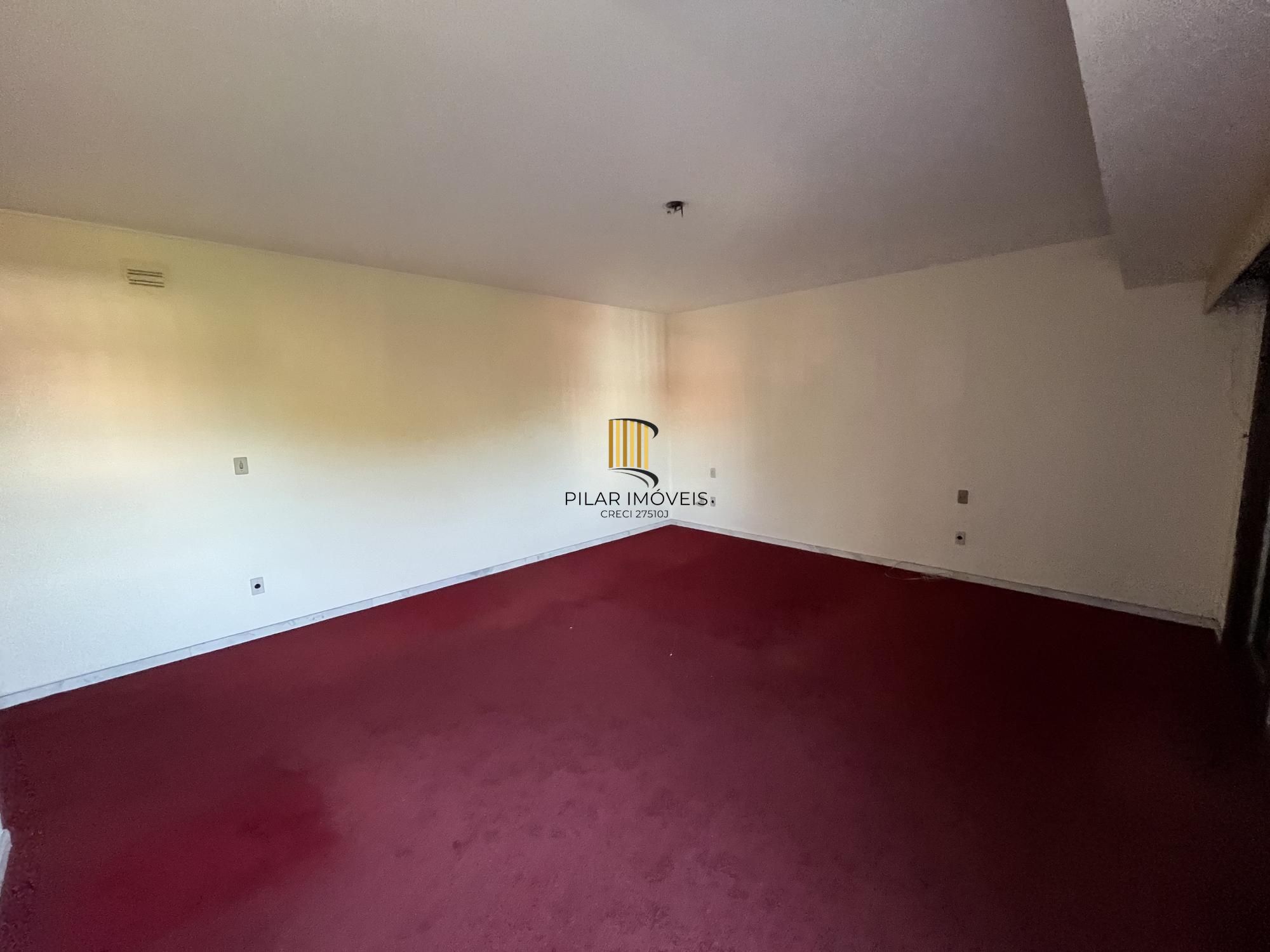 Casa de 4 quartos, 2 suítes e 2 vagas de garagem no bairro Boa Vista em POA