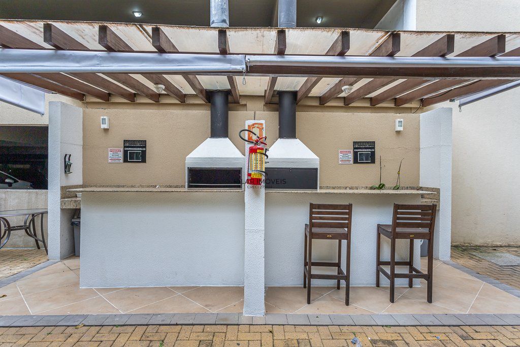 Apartamento de três quartos, suíte e uma vaga de garagem em condomínio com infra