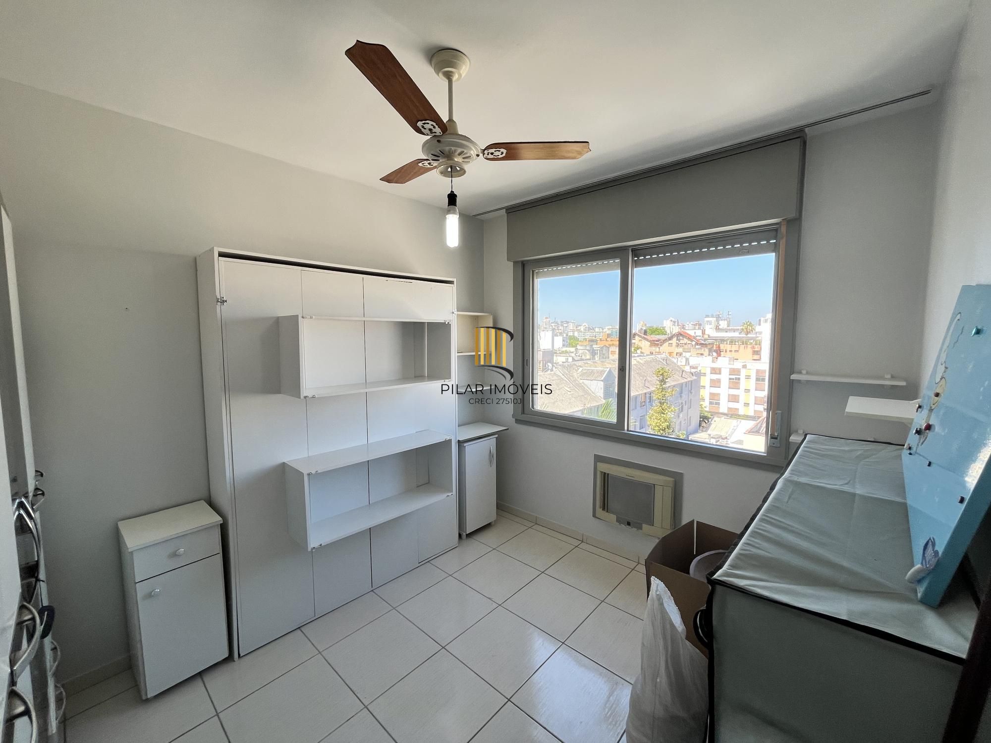 Apartamento de 2 quartos, suíte e 1 vaga de garagem no bairro Farroupilha em POA