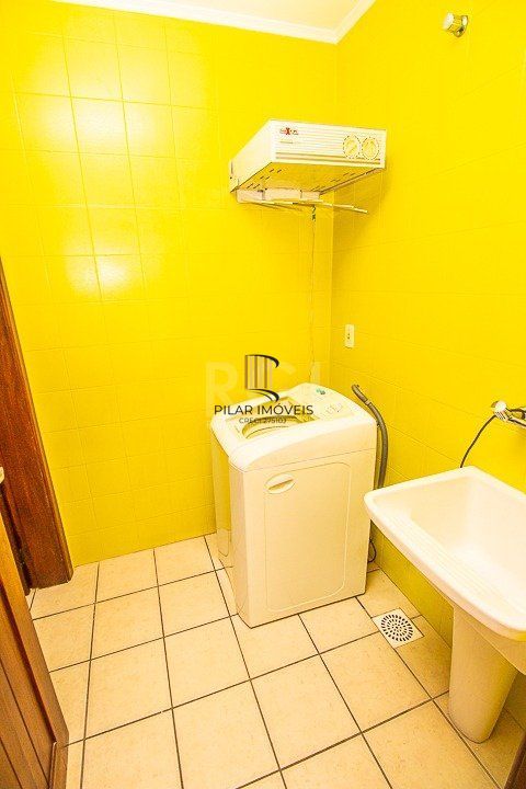 Cobertura para Venda - 116.36m², 2 dormitórios, sendo 1 suites, 1 vaga - Petrópolis
