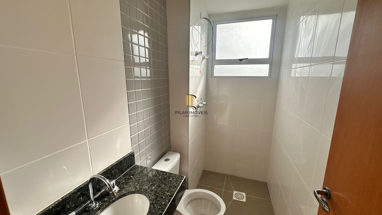 Apartamento Novo de dois dormitorios e duas vagas