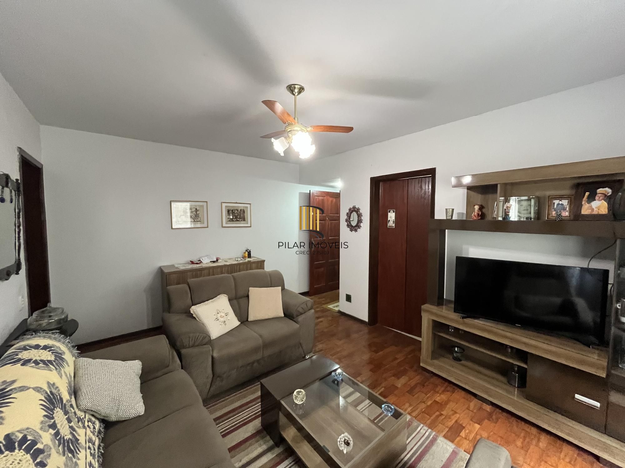 Apartamento de dois quartos com suíte no bairro Menino Deus em Porto Alegre