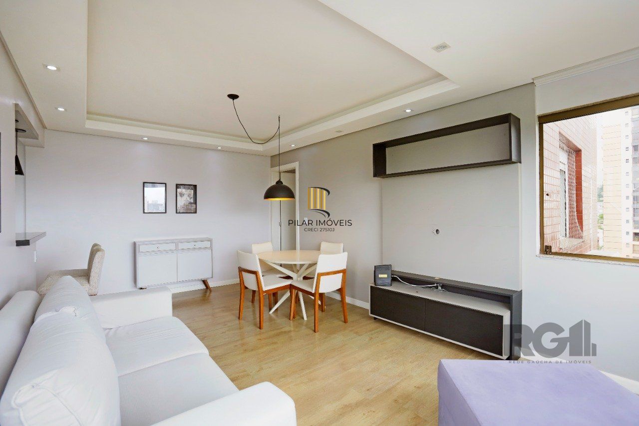 Apartamento de 2 quartos, suíte e 2 vagas de garagem no bairro Menino Deus