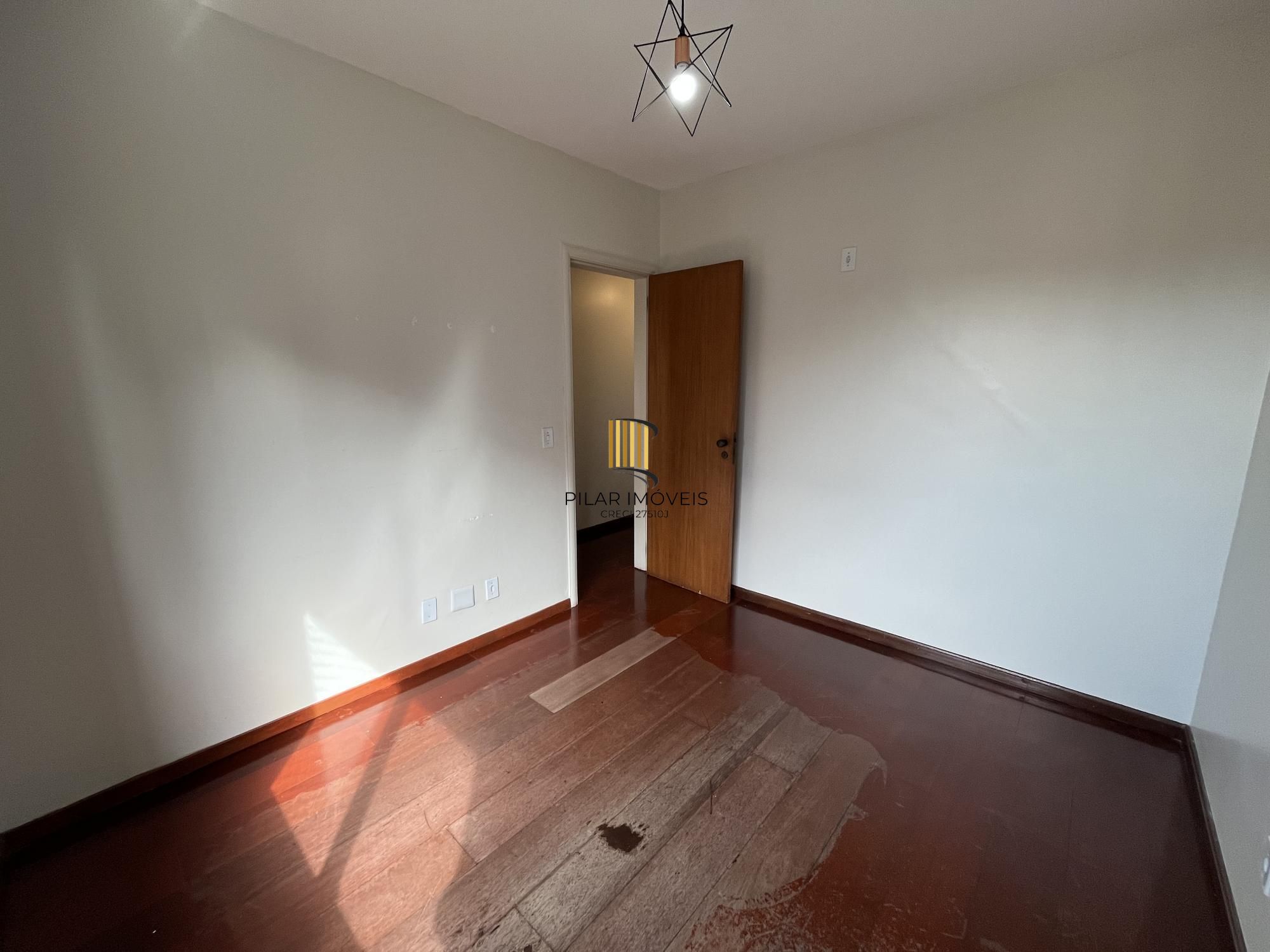 Apartamento de 3 quartos, suíte e 2 vagas de garagem no Bairro Menino Deus POA