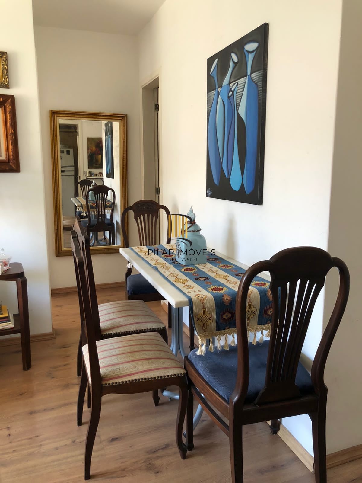 Apartamento com 1 dormitório, 1 vaga, bairro Floresta.