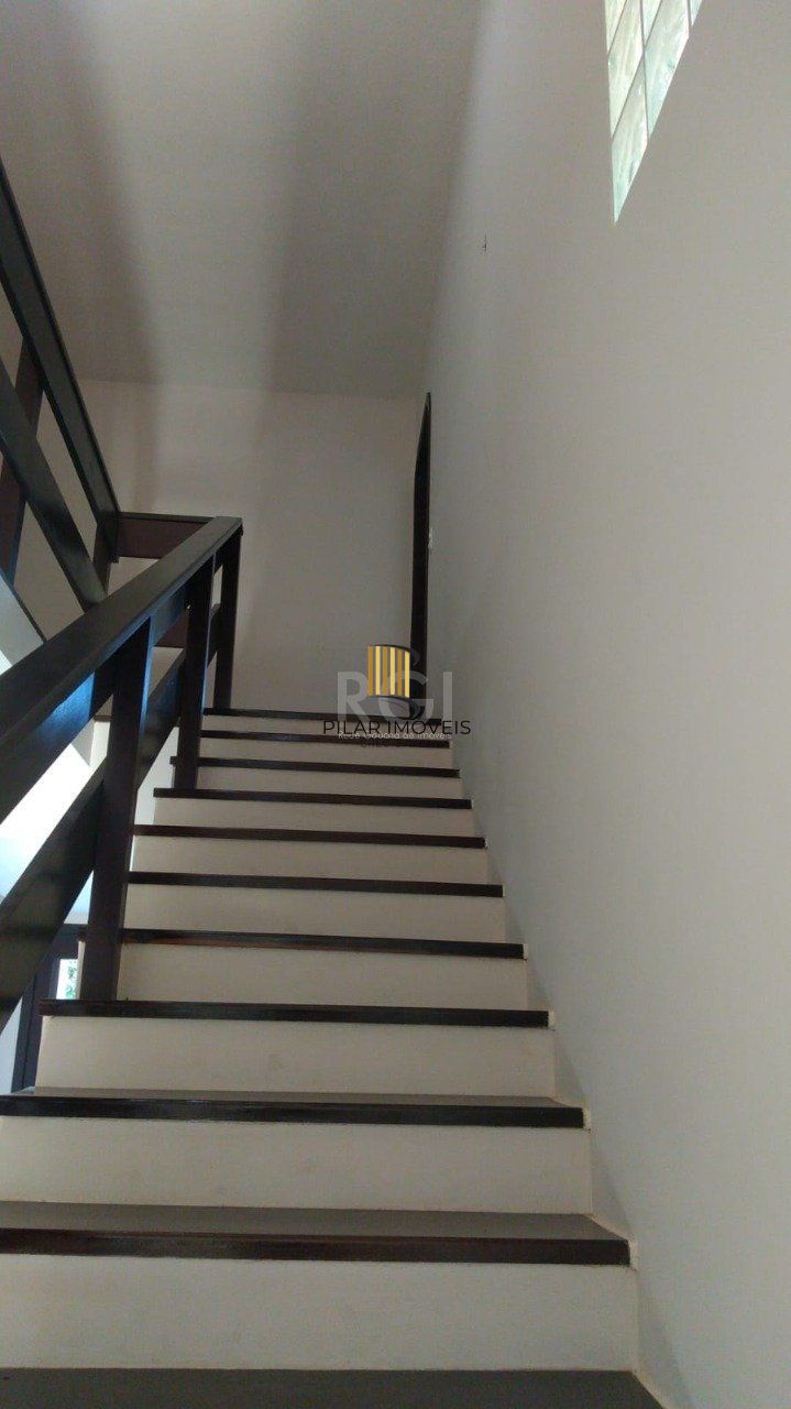 Casa para Venda - 204.81m², 4 dormitórios, sendo 1 suites, 2 vagas - Cristal